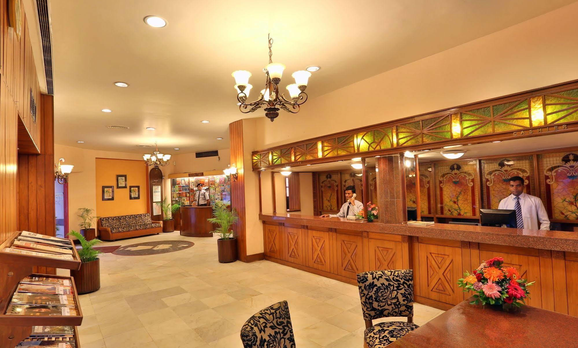 Hotel Mandovi Panadzsi Kültér fotó
